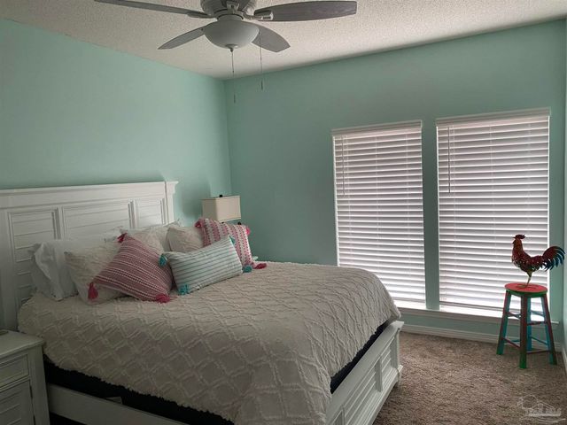 2 Zuni Cir, Pensacola, FL 32507