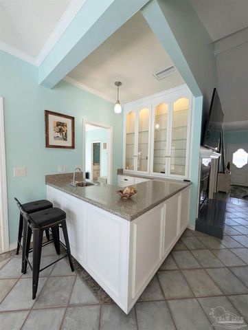 2 Zuni Cir, Pensacola, FL 32507