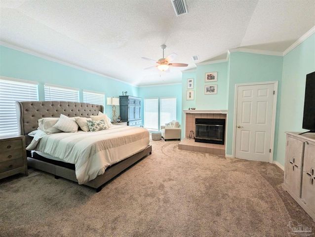 2 Zuni Cir, Pensacola, FL 32507