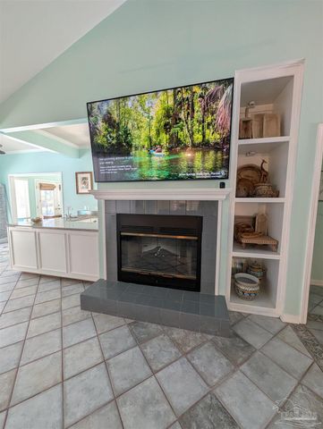 2 Zuni Cir, Pensacola, FL 32507