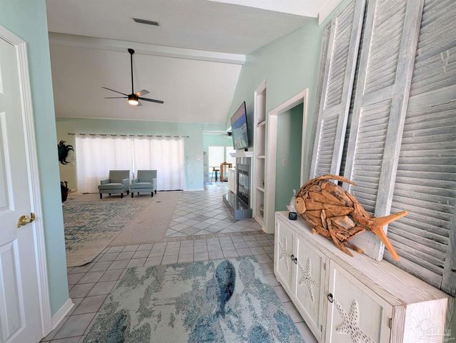 2 Zuni Cir, Pensacola, FL 32507