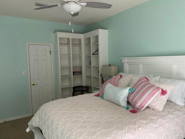 2 Zuni Cir, Pensacola, FL 32507