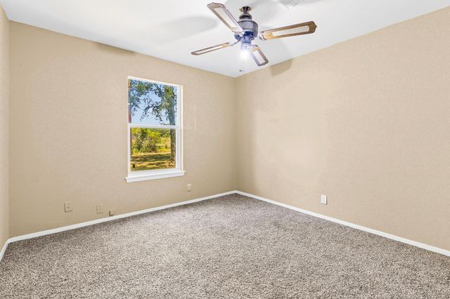 81 Westlake Road, Trinity, TX 75862