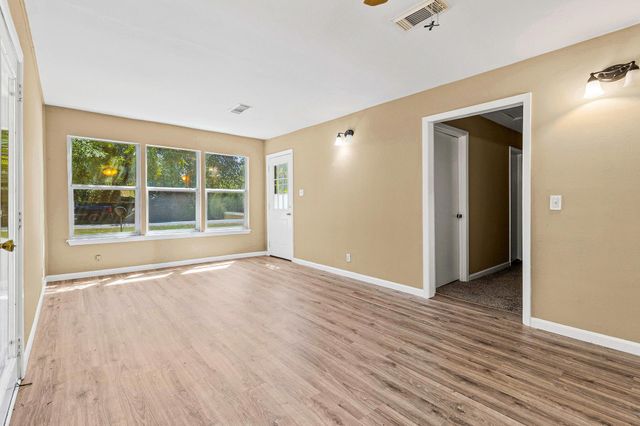 81 Westlake Road, Trinity, TX 75862