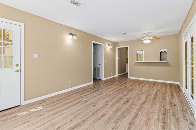 81 Westlake Road, Trinity, TX 75862