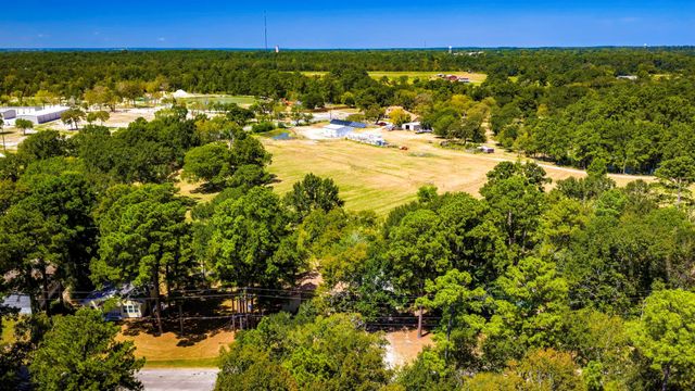 81 Westlake Road, Trinity, TX 75862