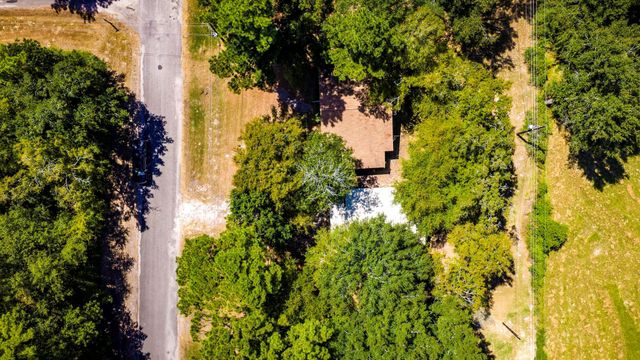 81 Westlake Road, Trinity, TX 75862