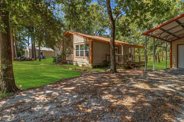81 Westlake Road, Trinity, TX 75862