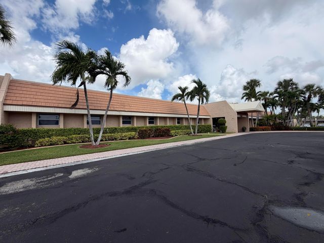 127 LAKE REBECCA Drive, West Palm Beach, FL 33411
