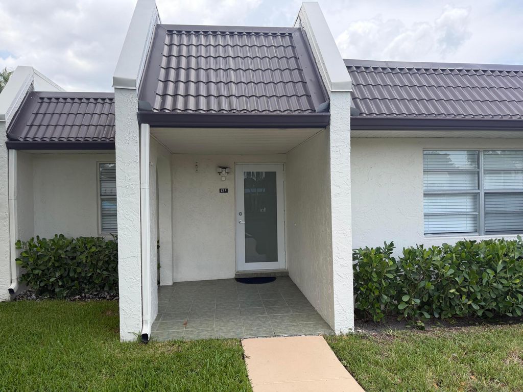127 LAKE REBECCA Drive, West Palm Beach, FL 33411