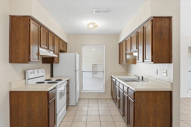405 Whitetail DR B, San Marcos, TX 78666