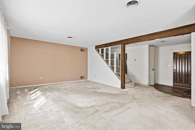 18 S FORSYTHIA DR S, Levittown, PA 19056