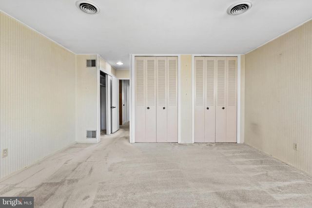 18 S FORSYTHIA DR S, Levittown, PA 19056