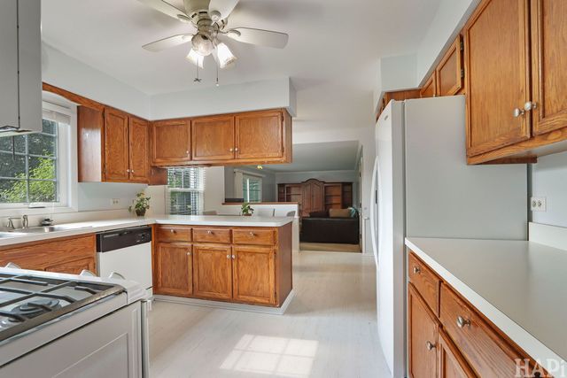 824 Paine Avenue, Lindenhurst, IL 60046