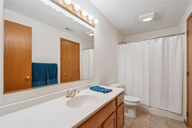 396 Teakwood Lane NE C, Cedar Rapids, IA 52402