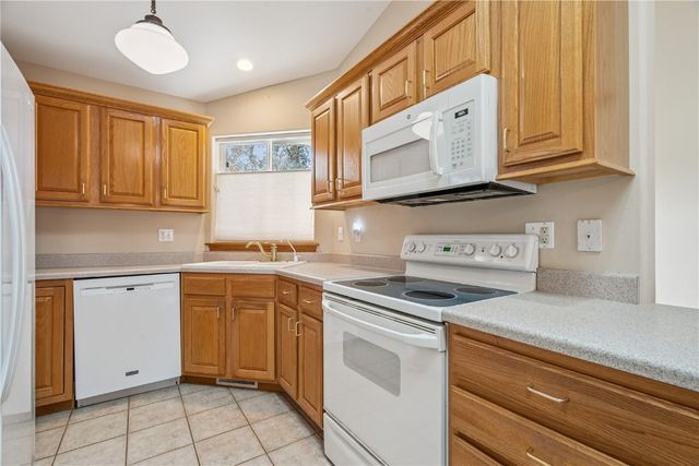 396 Teakwood Lane NE C, Cedar Rapids, IA 52402