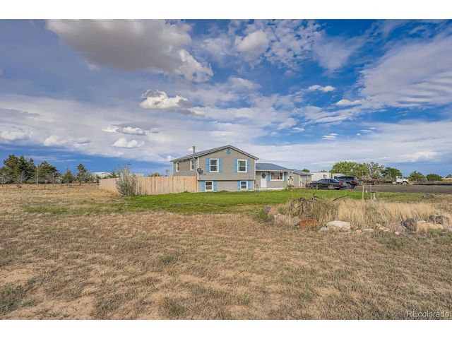 361 E Thomas Ave, Byers, CO 80103