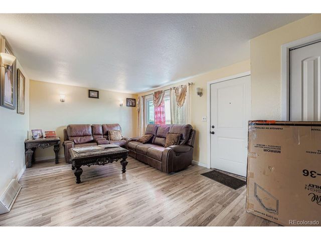 361 E Thomas Ave, Byers, CO 80103