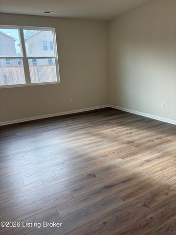 2013 Lyndon Green Cir, Lyndon, KY 40242