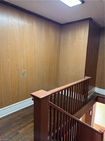 106 College Street, Thomasville, NC 27360