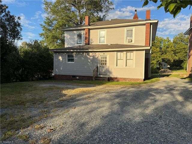 106 College Street, Thomasville, NC 27360