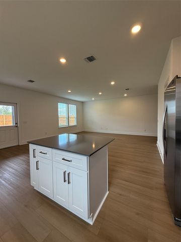 593 Tailwind DR, Kyle, TX 78640