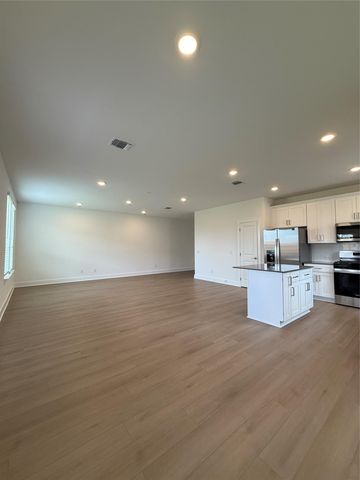 593 Tailwind DR, Kyle, TX 78640