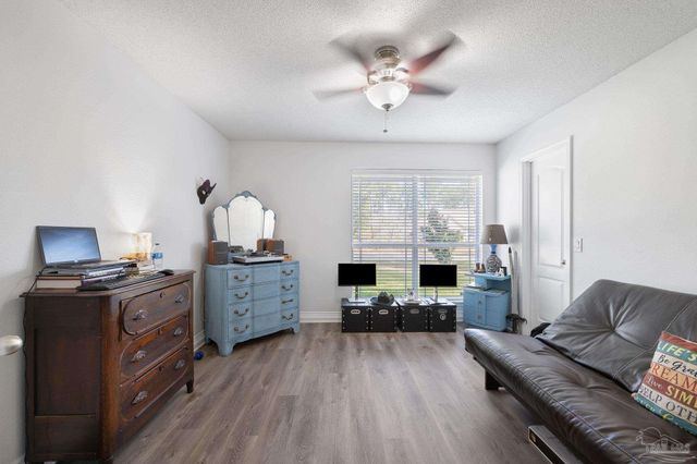 6673 Redfield St, Navarre, FL 32566