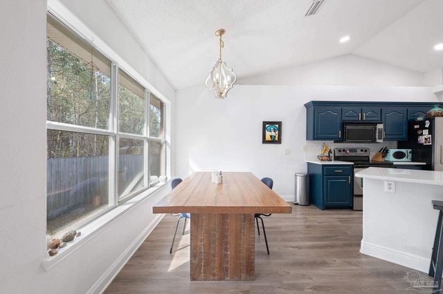 6673 Redfield St, Navarre, FL 32566