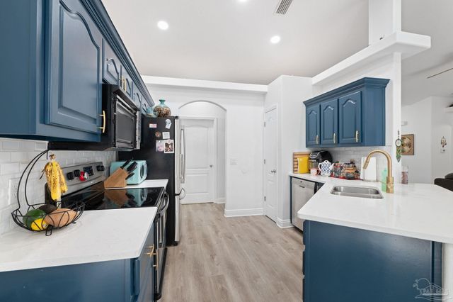 6673 Redfield St, Navarre, FL 32566