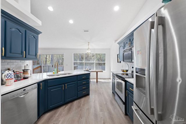 6673 Redfield St, Navarre, FL 32566