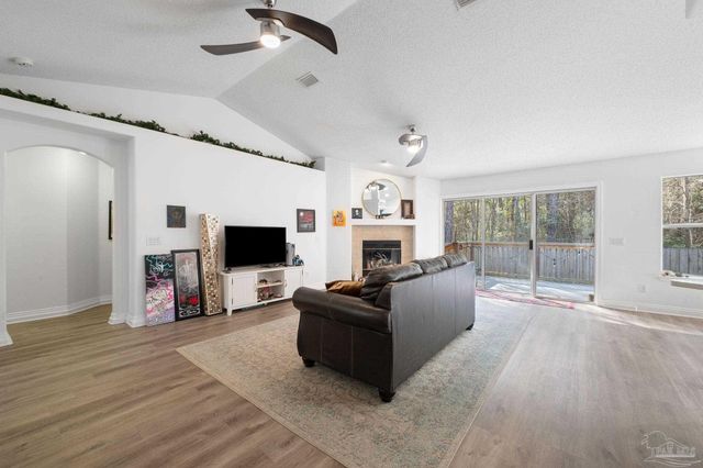 6673 Redfield St, Navarre, FL 32566