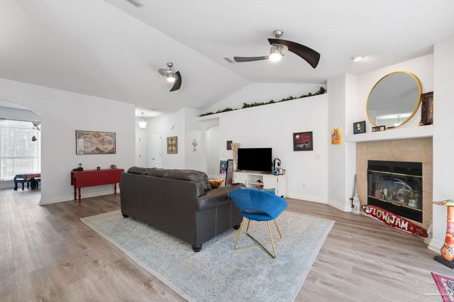 6673 Redfield St, Navarre, FL 32566