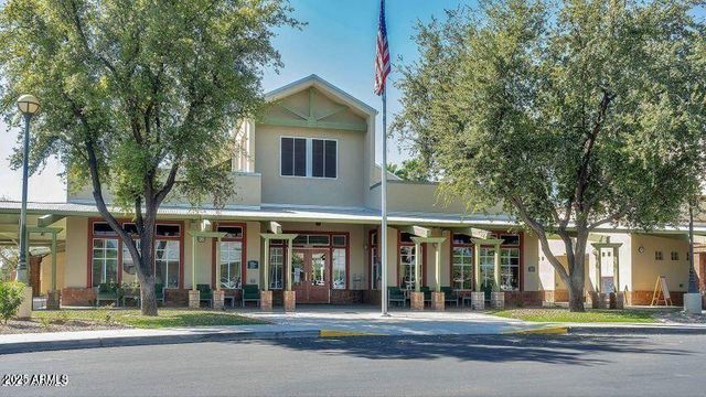 18478 N CANAL Drive, Surprise, AZ 85374