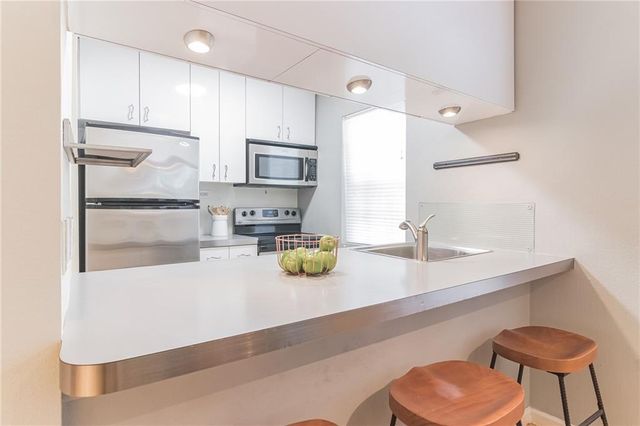 300 Crockett ST 116, Austin, TX 78704