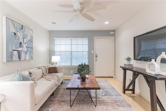 300 Crockett ST 116, Austin, TX 78704