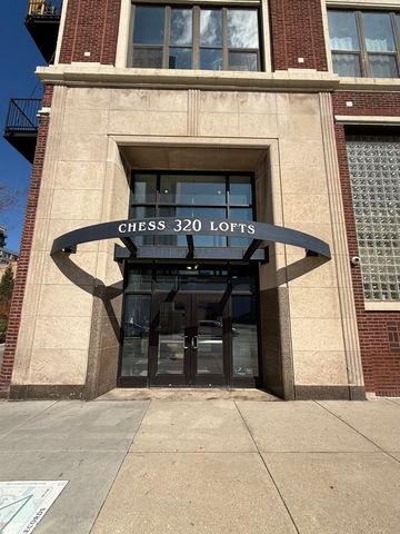 320 E 21st Street 411, Chicago, IL 60616
