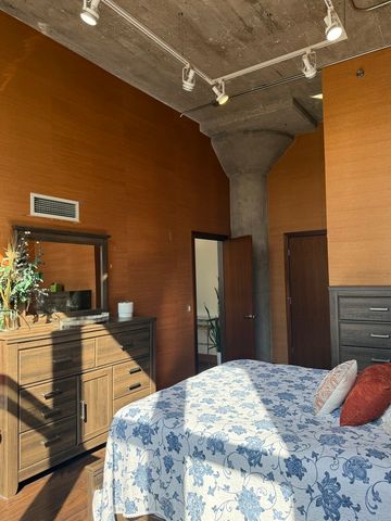 320 E 21st Street 411, Chicago, IL 60616