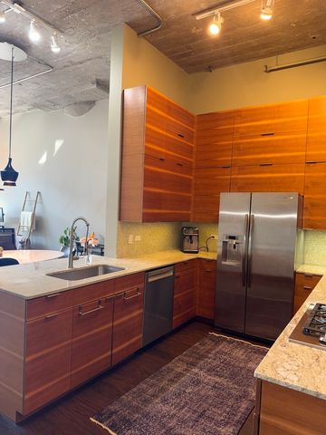 320 E 21st Street 411, Chicago, IL 60616