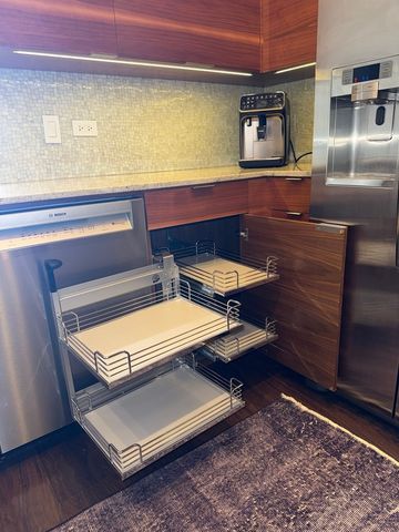 320 E 21st Street 411, Chicago, IL 60616