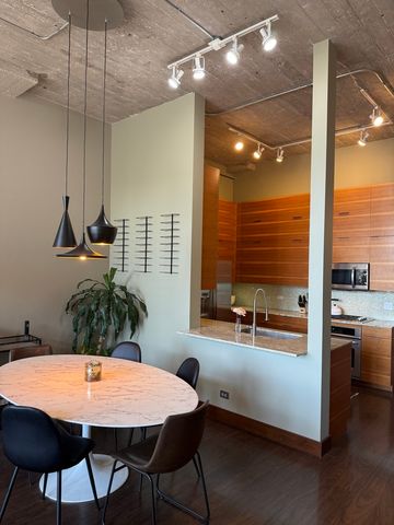 320 E 21st Street 411, Chicago, IL 60616