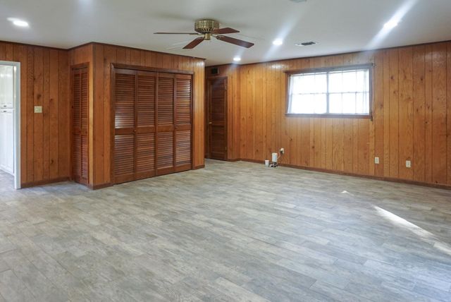 111 Valley Lane, Crockett, TX 75835