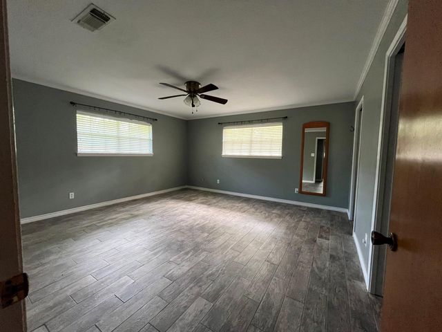 111 Valley Lane, Crockett, TX 75835