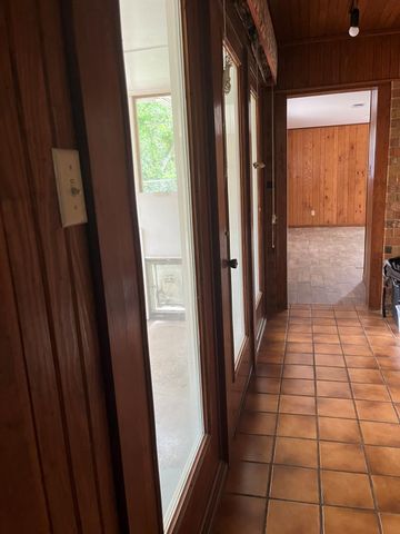 111 Valley Lane, Crockett, TX 75835