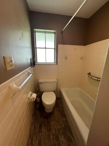 111 Valley Lane, Crockett, TX 75835