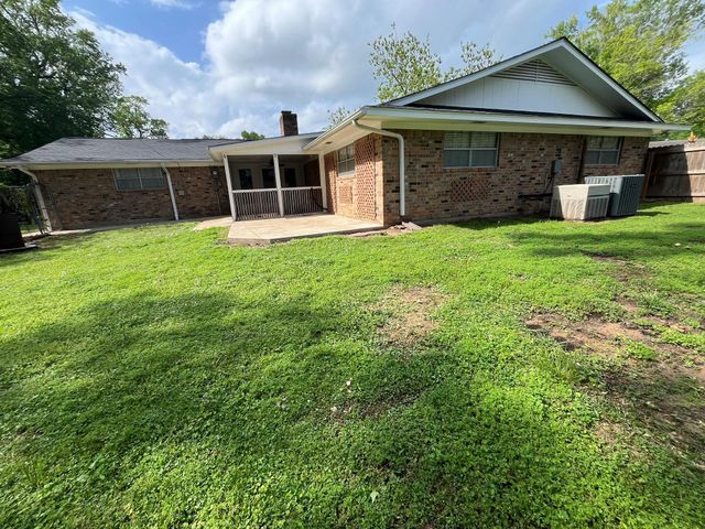 111 Valley Lane, Crockett, TX 75835