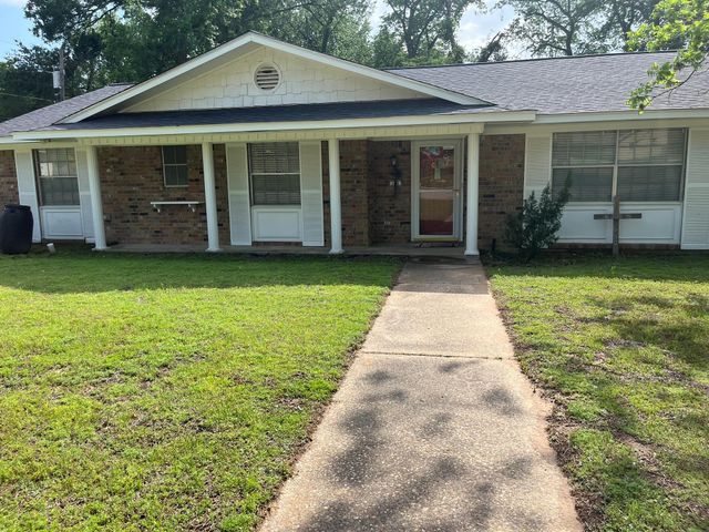 111 Valley Lane, Crockett, TX 75835