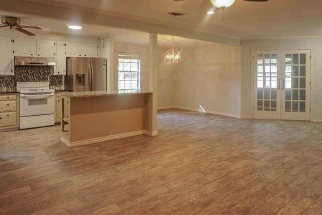 111 Valley Lane, Crockett, TX 75835