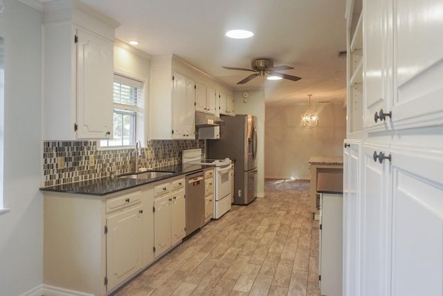 111 Valley Lane, Crockett, TX 75835