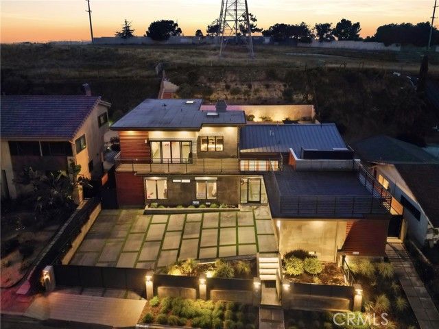 4189 S Cloverdale Avenue, Los Angeles, CA 90008